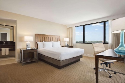 Hilton Miami Airport Blue Lagoon image 10