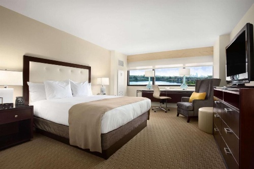 Hilton Miami Airport Blue Lagoon image 47